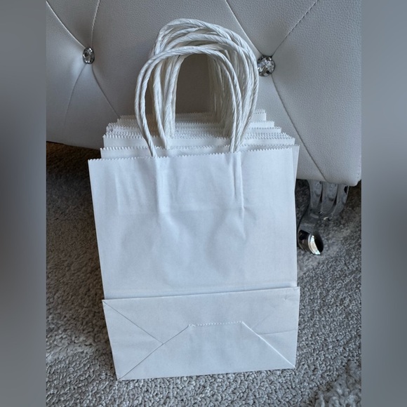 New White Gift Bags Paper Bags Set of 20 small - Picture 3 of 10